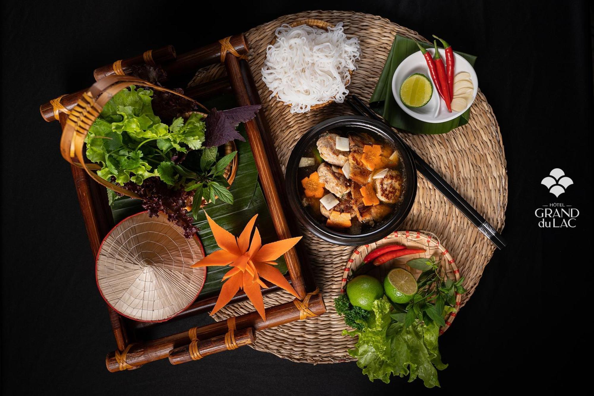 Grand Hotel Du Lac Ханой Екстер'єр фото Banh Canh